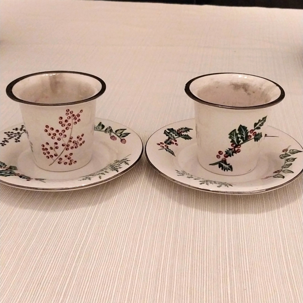 White barn candle co. Votive holders EUC